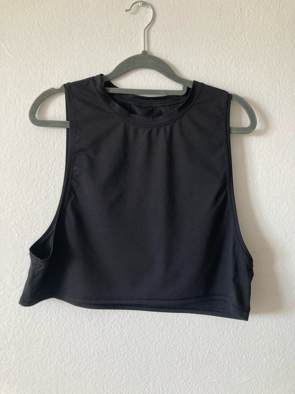 lululemon athletica Black Cropped Muscle Tank